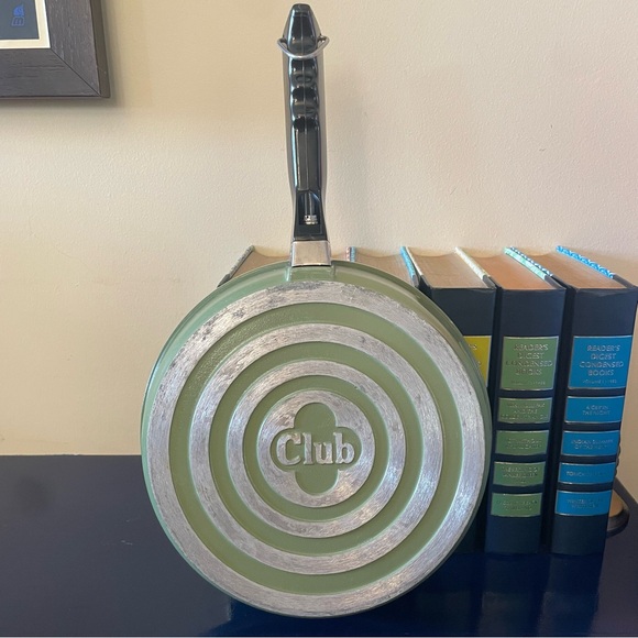 Vintage Club Cookware 8” Avocado Green Skillet - Picture 4 of 9